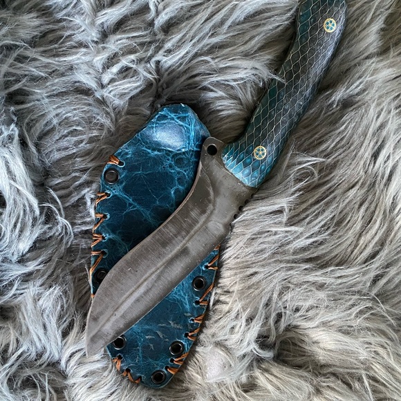 Hand made Knife. Hunting, Fishing, Collector piece.  Very sharp! Lots of detail - Picture 5 of 5